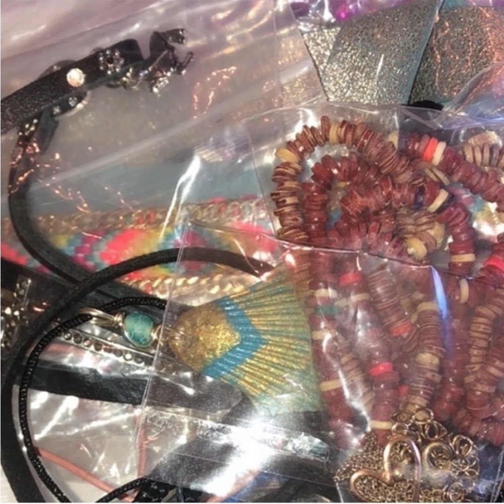 5 Pieces Random Selection Sorted Grab Bag Costume Jewelry - Picture 5 of 5